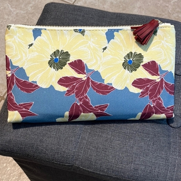 Rachel Pally Reversible Clutch Bag And Self Care Bundle - Picture 2 of 13